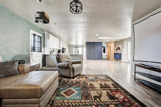 343 W Birch Drive, Mustang, OK 73064