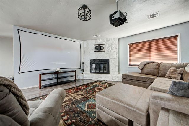 343 W Birch Drive, Mustang, OK 73064