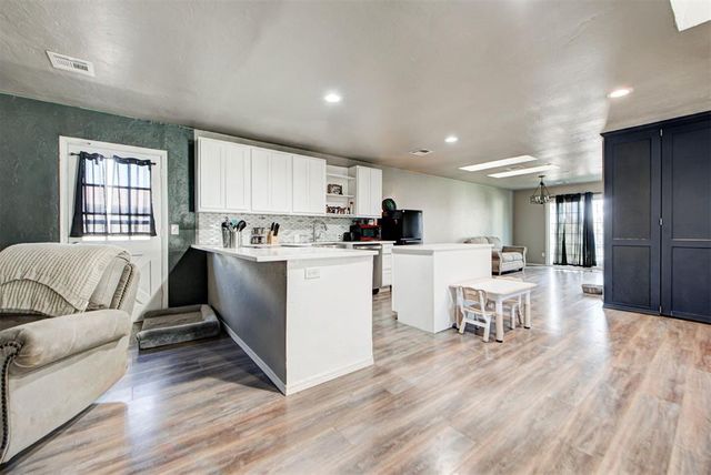 343 W Birch Drive, Mustang, OK 73064