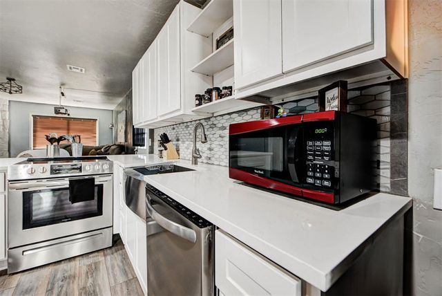 343 W Birch Drive, Mustang, OK 73064