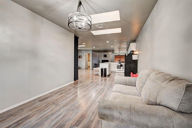 343 W Birch Drive, Mustang, OK 73064