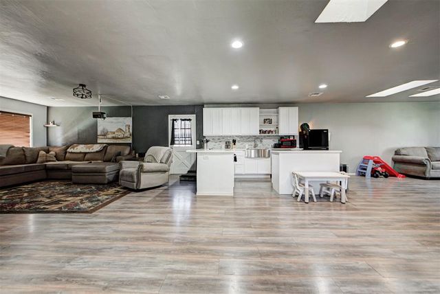 343 W Birch Drive, Mustang, OK 73064