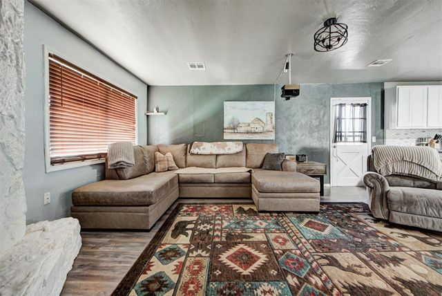 343 W Birch Drive, Mustang, OK 73064