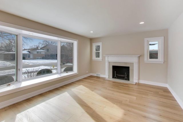 1421 Cynthia Avenue, Park Ridge, IL 60068