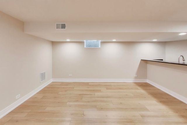 1421 Cynthia Avenue, Park Ridge, IL 60068