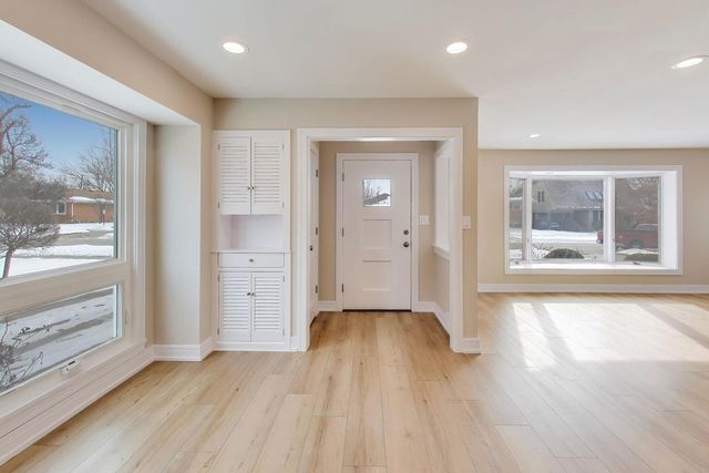 1421 Cynthia Avenue, Park Ridge, IL 60068