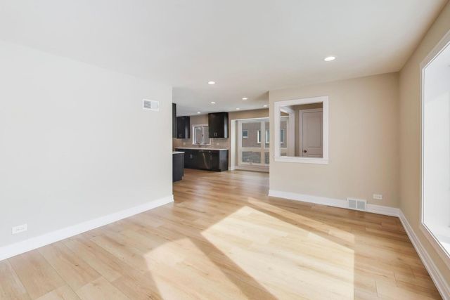 1421 Cynthia Avenue, Park Ridge, IL 60068