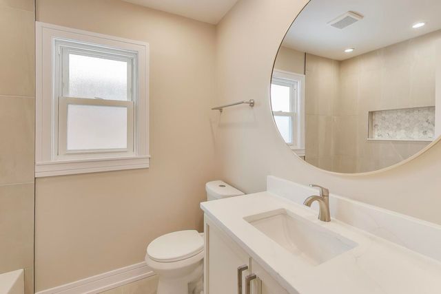 1421 Cynthia Avenue, Park Ridge, IL 60068