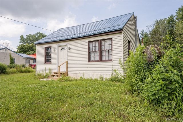 9754 Southwestern Boulevard, Evans, NY 14006
