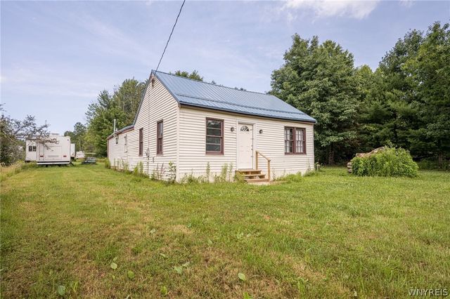 9754 Southwestern Boulevard, Evans, NY 14006