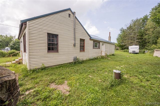 9754 Southwestern Boulevard, Evans, NY 14006
