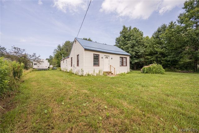 9754 Southwestern Boulevard, Evans, NY 14006