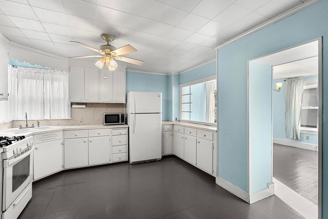 21 Chestnut St, Woburn, MA 01801