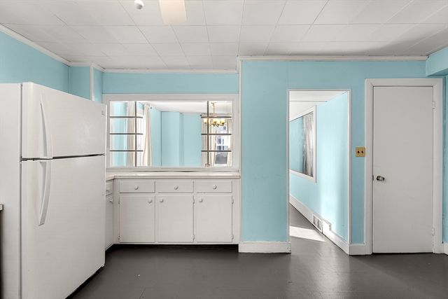 21 Chestnut St, Woburn, MA 01801