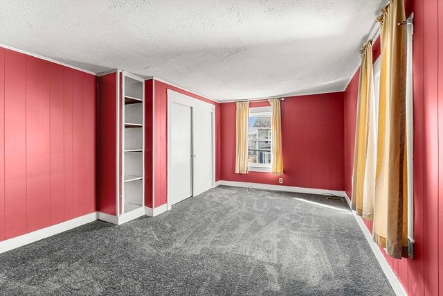 21 Chestnut St, Woburn, MA 01801