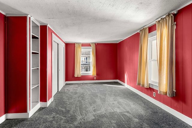 21 Chestnut St, Woburn, MA 01801