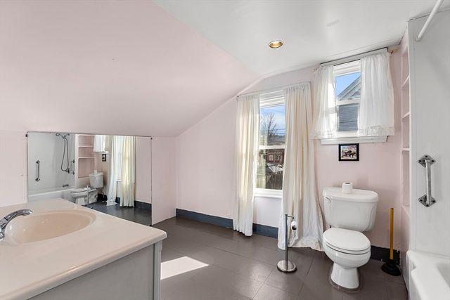 21 Chestnut St, Woburn, MA 01801