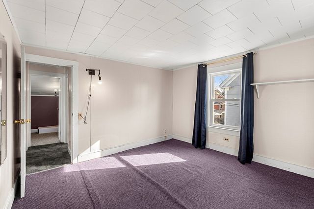 21 Chestnut St, Woburn, MA 01801