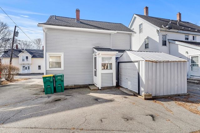 21 Chestnut St, Woburn, MA 01801