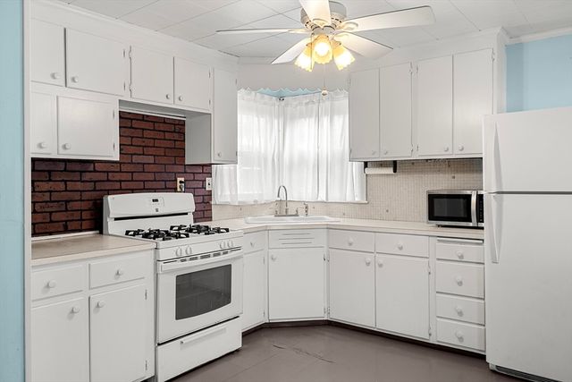 21 Chestnut St, Woburn, MA 01801