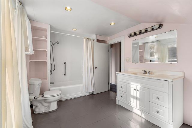 21 Chestnut St, Woburn, MA 01801