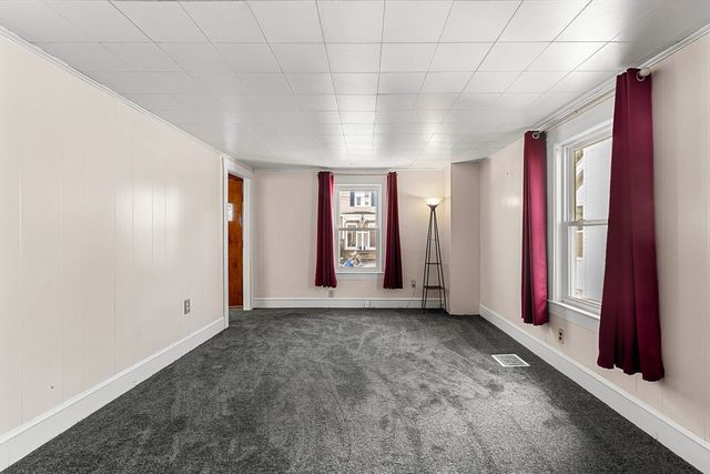 21 Chestnut St, Woburn, MA 01801