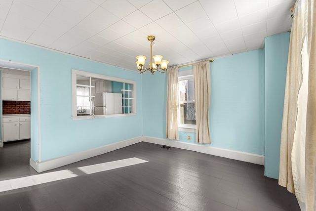 21 Chestnut St, Woburn, MA 01801