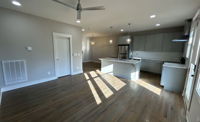 220 Croleywood Ln, Nashville, TN 37209