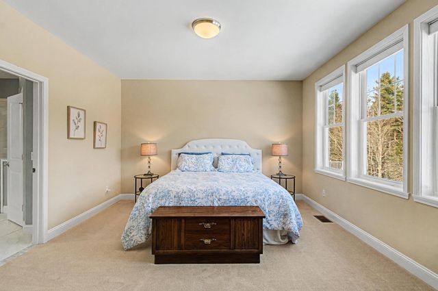 50 Halfmoon Lane, Williston, VT 05495