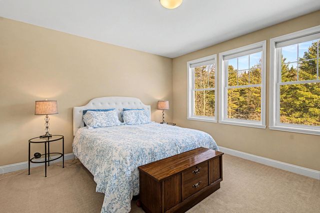 50 Halfmoon Lane, Williston, VT 05495