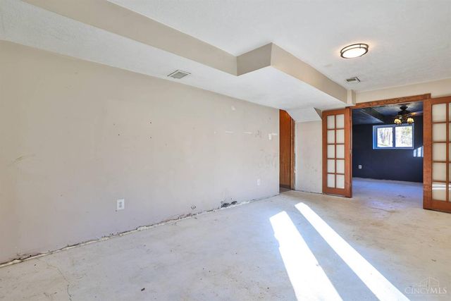 6942 Cleves Warsaw Pike, Green Twp, OH 45233