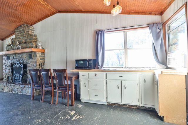 6942 Cleves Warsaw Pike, Green Twp, OH 45233