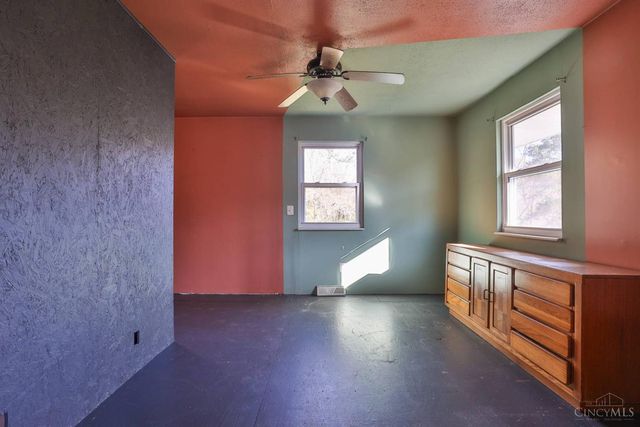 6942 Cleves Warsaw Pike, Green Twp, OH 45233