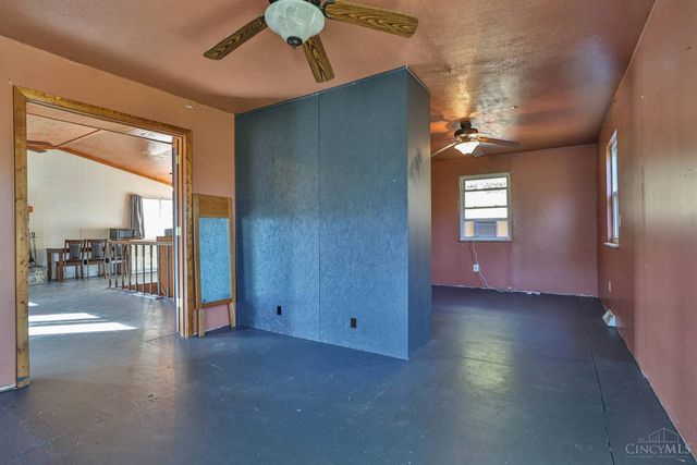 6942 Cleves Warsaw Pike, Green Twp, OH 45233