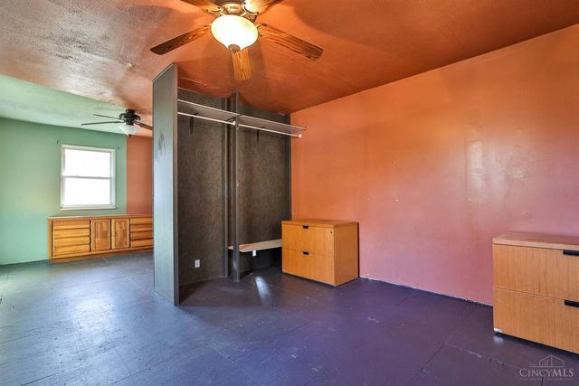 6942 Cleves Warsaw Pike, Green Twp, OH 45233