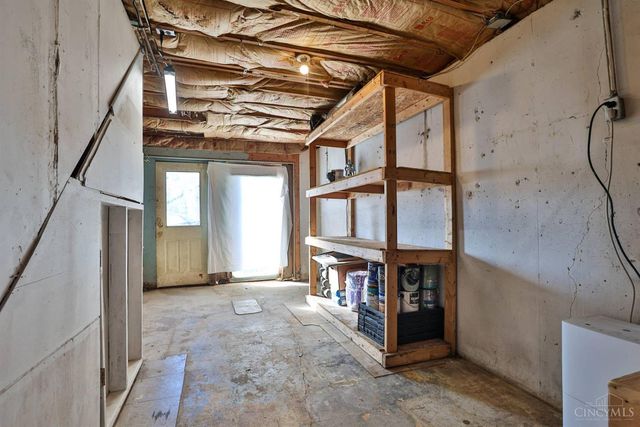 6942 Cleves Warsaw Pike, Green Twp, OH 45233