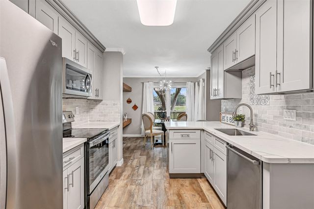 15952 Seahorse Drive 282, Houston, TX 77062