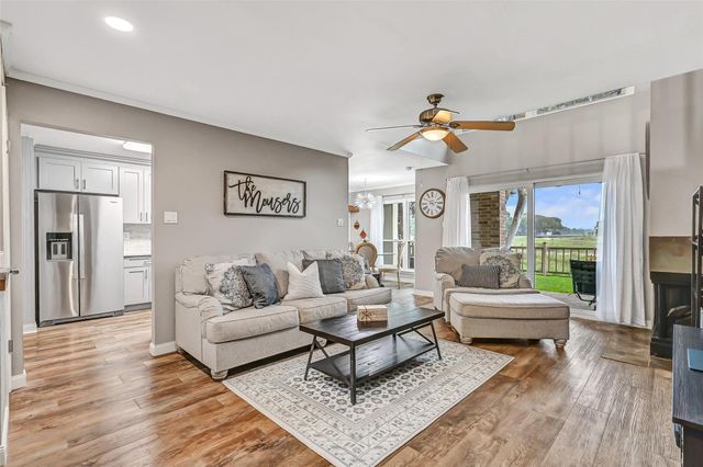 15952 Seahorse Drive 282, Houston, TX 77062