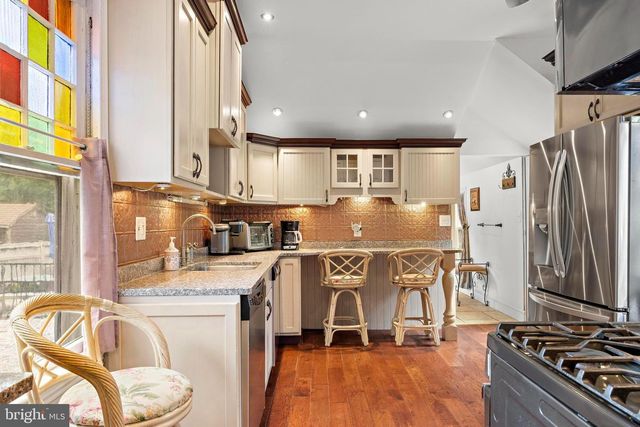109 CENTRE ST, Beach Haven, NJ 08008