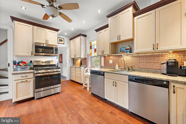 109 CENTRE ST, Beach Haven, NJ 08008
