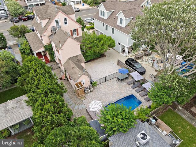 109 CENTRE ST, Beach Haven, NJ 08008