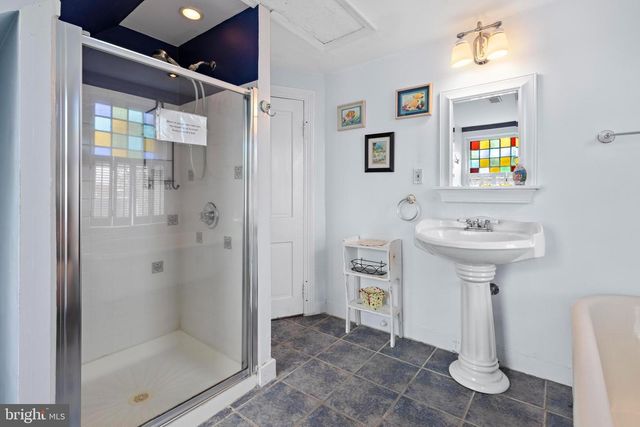 109 CENTRE ST, Beach Haven, NJ 08008