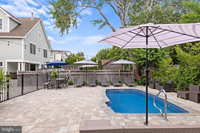 109 CENTRE ST, Beach Haven, NJ 08008
