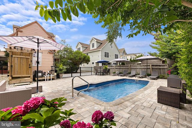 109 CENTRE ST, Beach Haven, NJ 08008