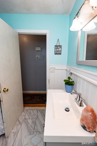 41 Saxon Road, Wethersfield, CT 06109