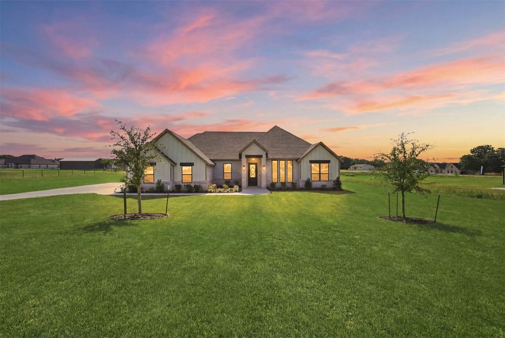 2004 Forest Bridge Drive, Azle, TX 76020
