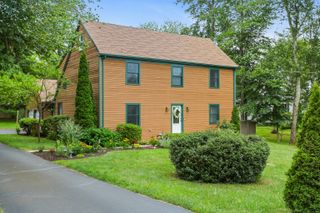 11 Park Lane, Trumbull, CT 06611