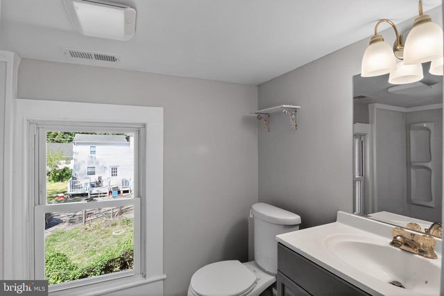 10 W EAST ST, Delmar, MD 21875