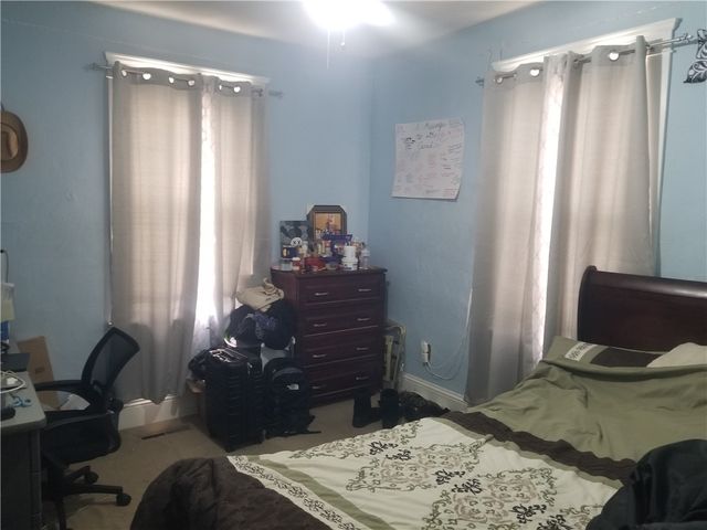 27 Hillcrest Avenue, Pawtucket, RI 02860