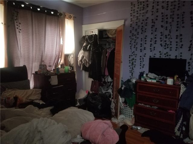 27 Hillcrest Avenue, Pawtucket, RI 02860